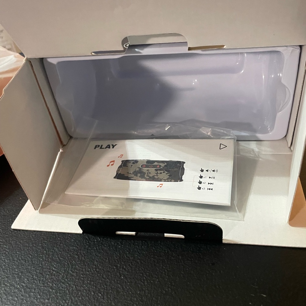 JBL Flip 7 Portable Speaker in Black - Picture 7 of 7
